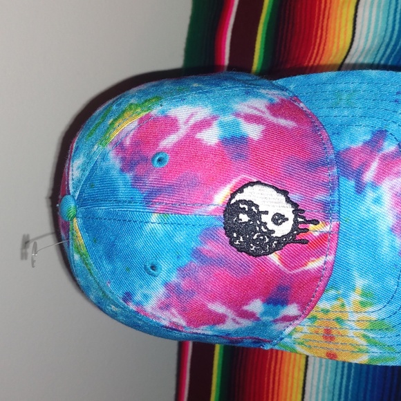 Hippie Tie Dye Embroidered Adjustable Yin/Yang Strapback Skater Hat Cap - Picture 2 of 8